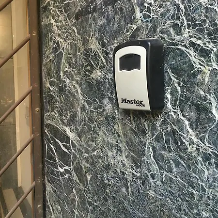 Ledra Star Central 아파트