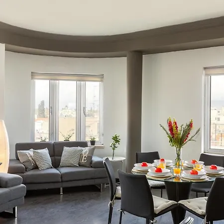 Ledra Star Central شقة